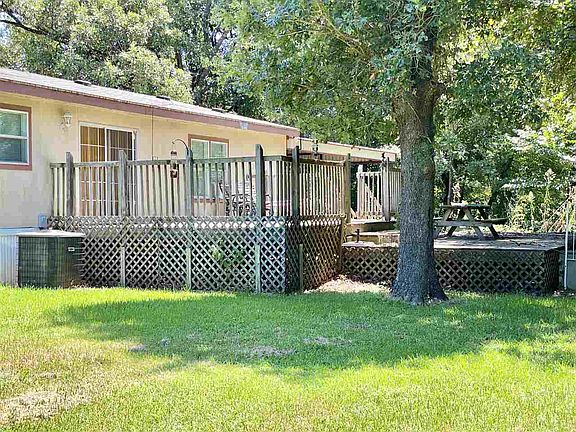 4th image of 16485 West Dr