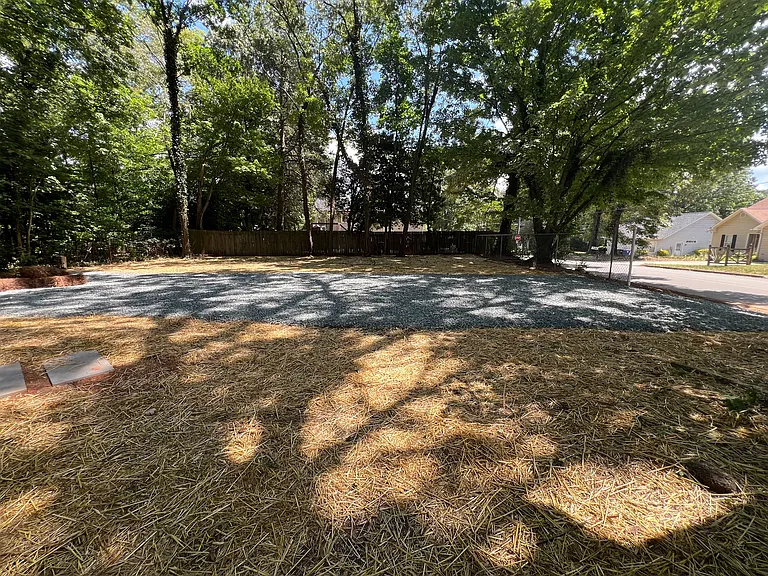 1237 Millerwood Dr — Photo 31