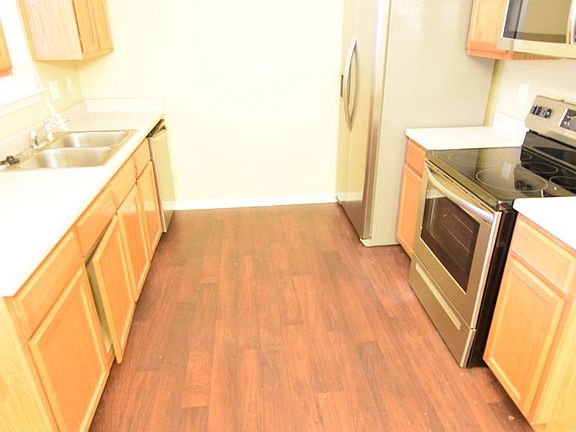 4th image of 4 Dogwood Ct