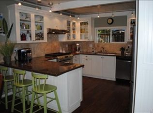 15230 Rio Nido Rd, Guerneville, CA 95446