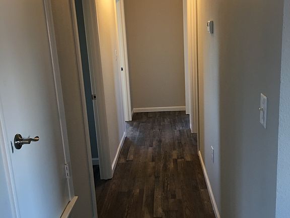 4th image of 626 Lakeshore St