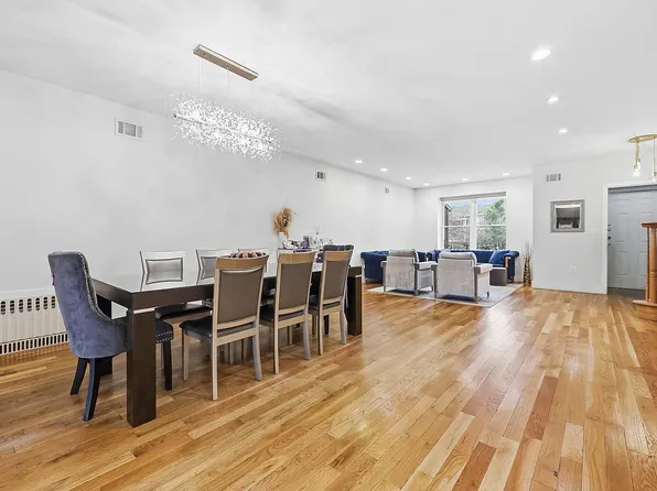 918 E 32nd St #1FAM, Brooklyn, NY 11210