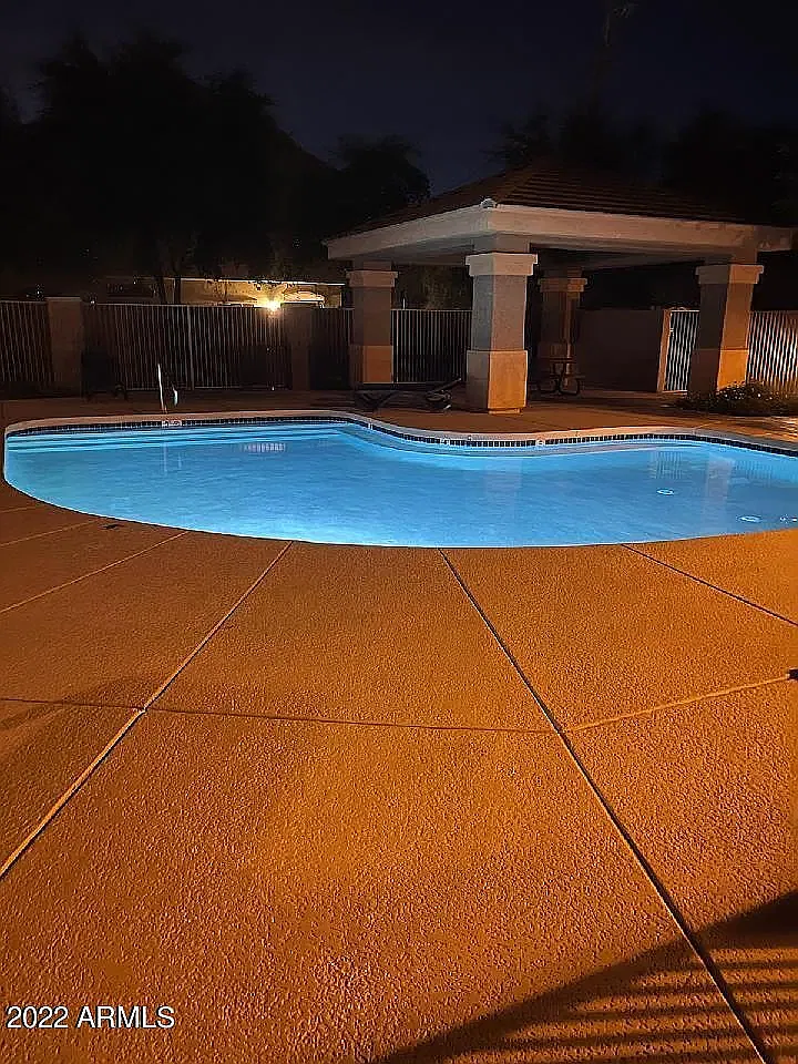 2 bed, 2.5 bath, 1186 sqft, $1,000 — Photo 2