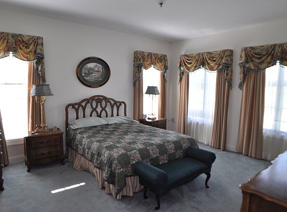 5th image of 505 Squire Ct