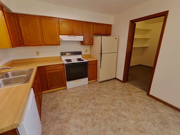 4th image of 3227 S Illinois Ave APT 4