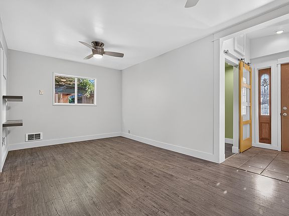 3rd image of 407 Marie St