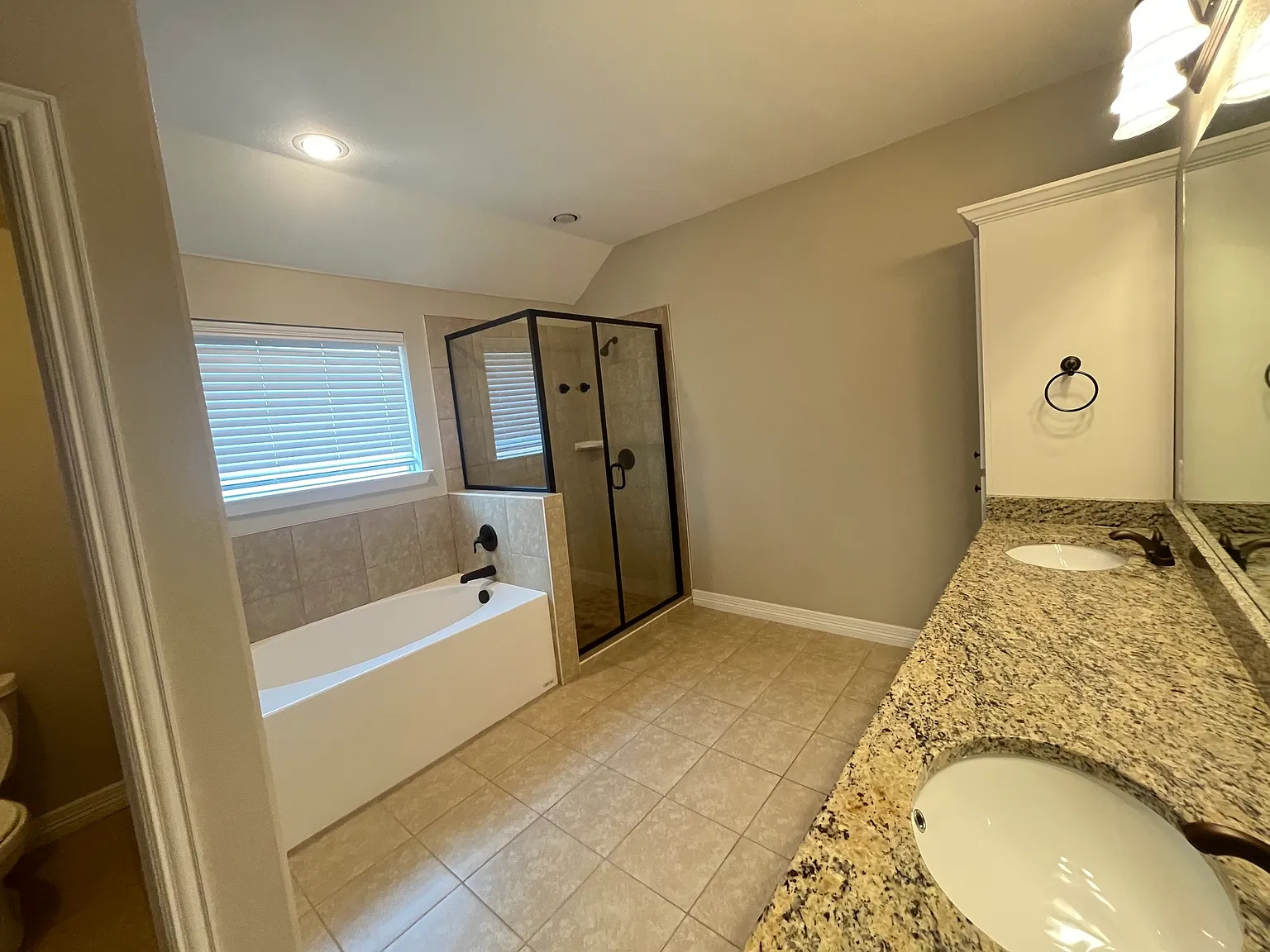 3 bed, 1605 sqft, $1,850 — Photo 3