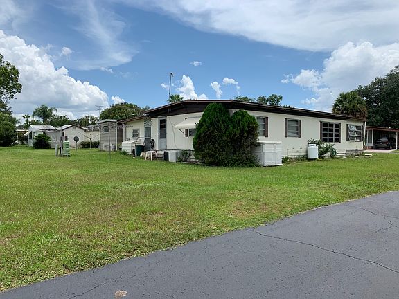 3rd image of 4914 Goldfinch Dr