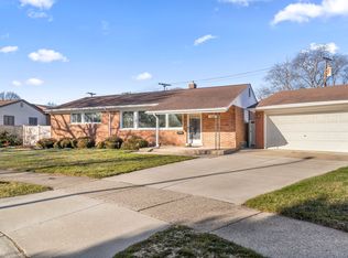 2306 Middlefield Ct, Trenton, MI 48183