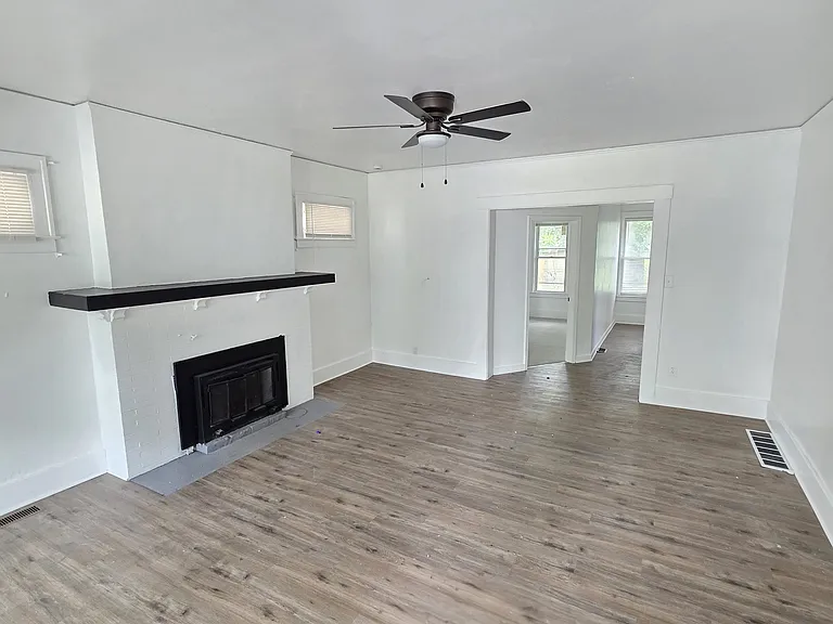14063 Freeland St — Photo 23