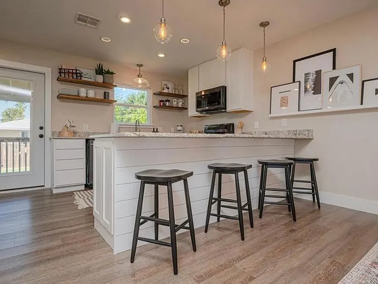 7 Lauderdale Dr — Photo 18