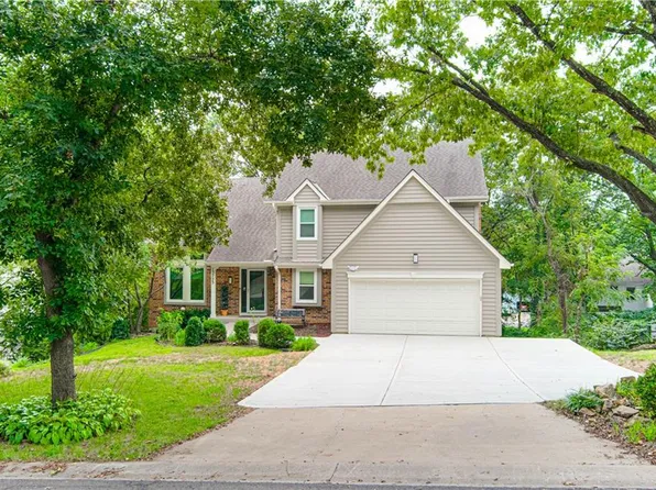 13723 W 75th Pl, Lenexa, KS 66216
