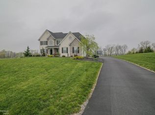 2228 Redwood Dr, Slatington, PA 18080