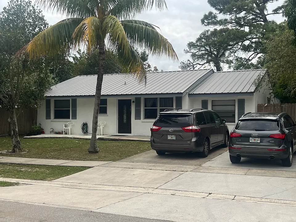 4181 Centurian Cir