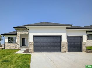 20986 Polk St, Elkhorn, NE 68022