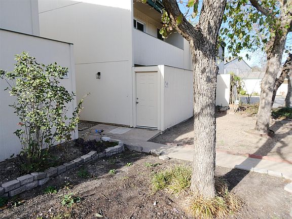 3rd image of 6718 Silvermine Dr APT 103