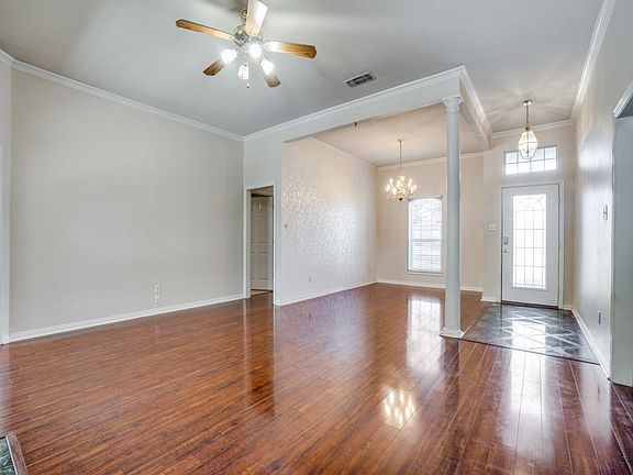3rd image of 701 Colony Dr