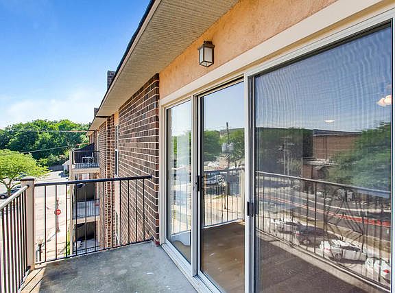 2nd image of 5202 Washington St APT 208