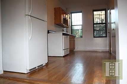 3rd image of 322 Jefferson St APT 3R