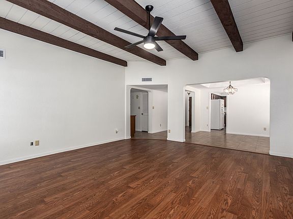2nd image of 2751 S Santa Barbara