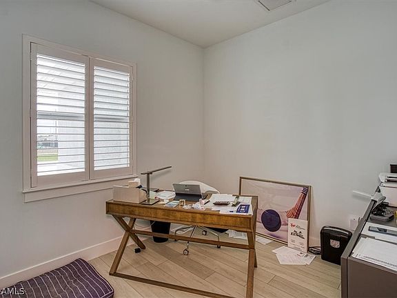 5th image of 3325 SW 15th Place Cpe