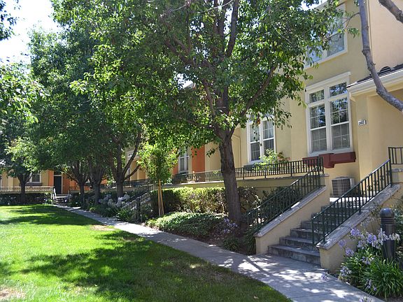 Play area in front of the Ho