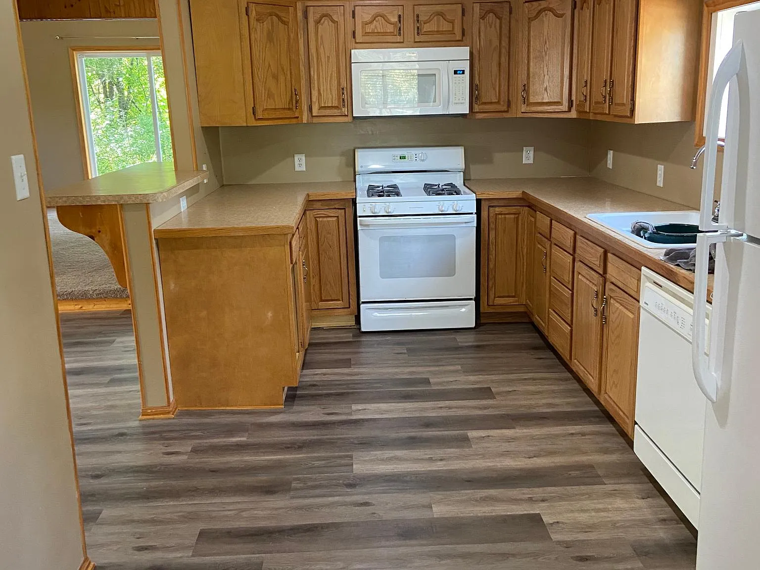 1221 Carnelian St N — Photo 3