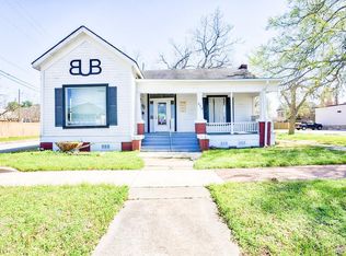 318 E Washington Ave, Navasota, TX 77868