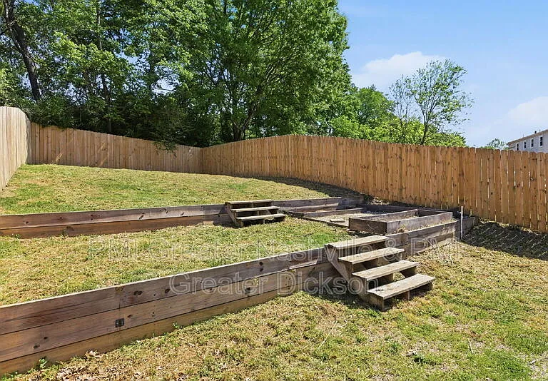 704 McPherson Dr — Photo 27