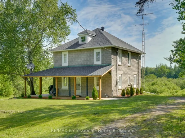 905 Starratt Rd, Burks Falls, ON P0A 1C0