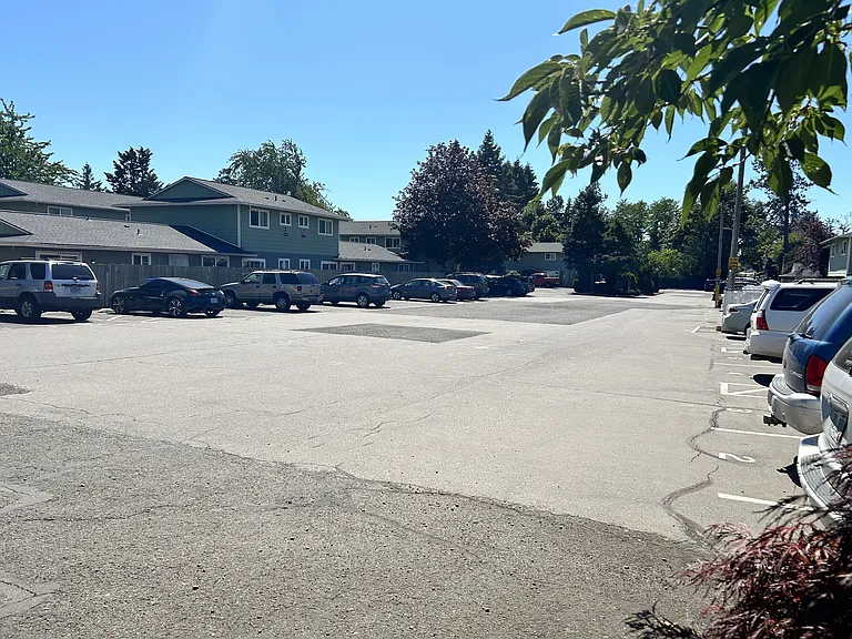 Mt. Pleasant Apartments — Photo 31