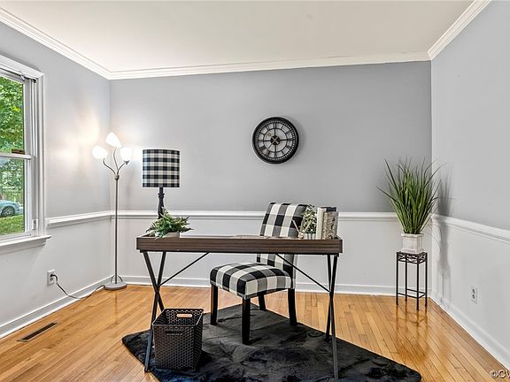 5th image of 4412 Burgess House Ln