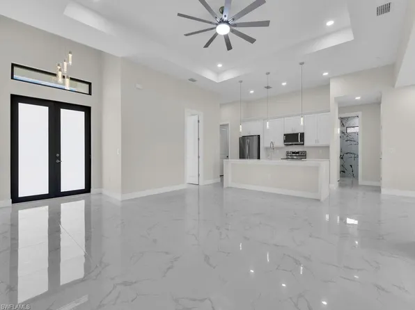 611 LINCOLN AVE, LEHIGH ACRES, FL 33972