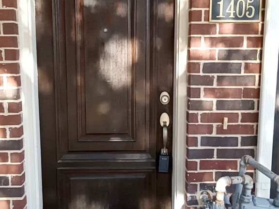 2nd image of 1405 Chase Ln
