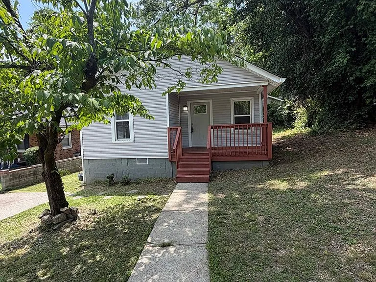 1206 Dodd St — Photo 1