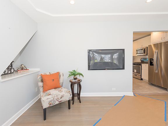 3rd image of 1633 44th Ave