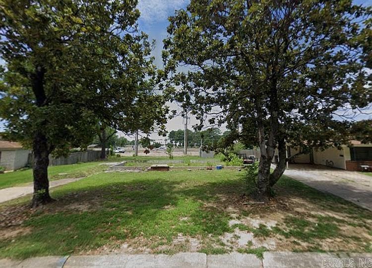 1st image of 504 N Hospital Dr