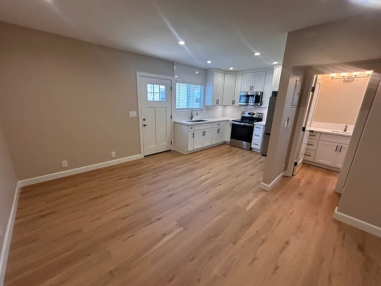 13833 Imperial Hwy #B — Photo 6