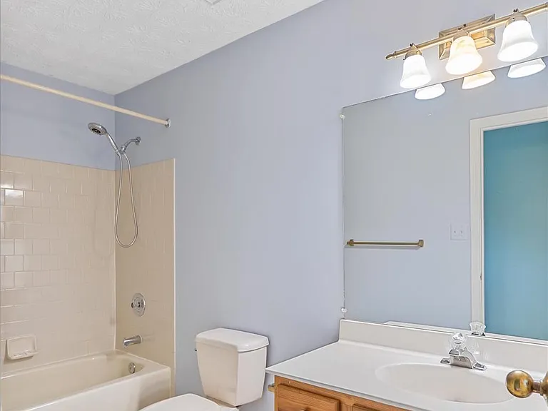 2505 Buckingham Ct — Photo 26