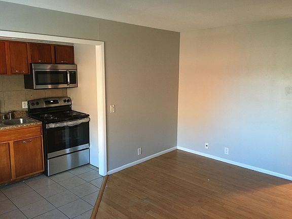 4th image of 3027 Chicago St #6