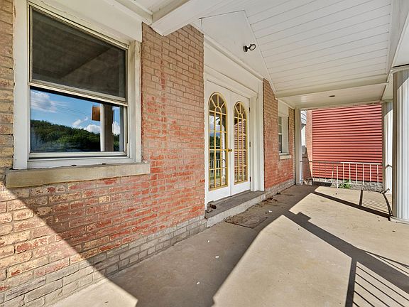 2nd image of 1758 Jefferson Ave #A