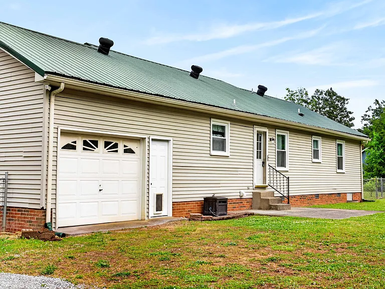 3918 Ashley Dr — Photo 11