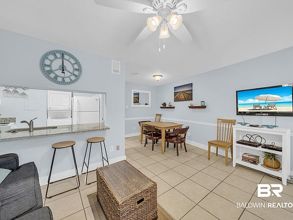 5th image of 952 W Beach Blvd #106