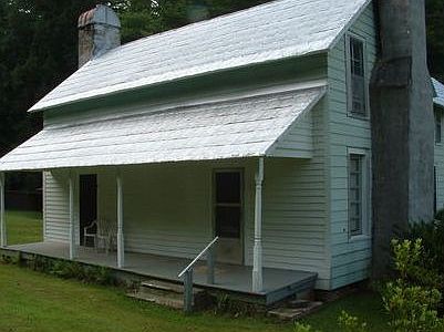 4th image of 204 Acorn Ln