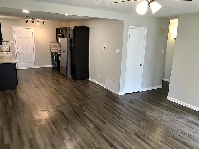 5231 Purington Ave — Photo 5