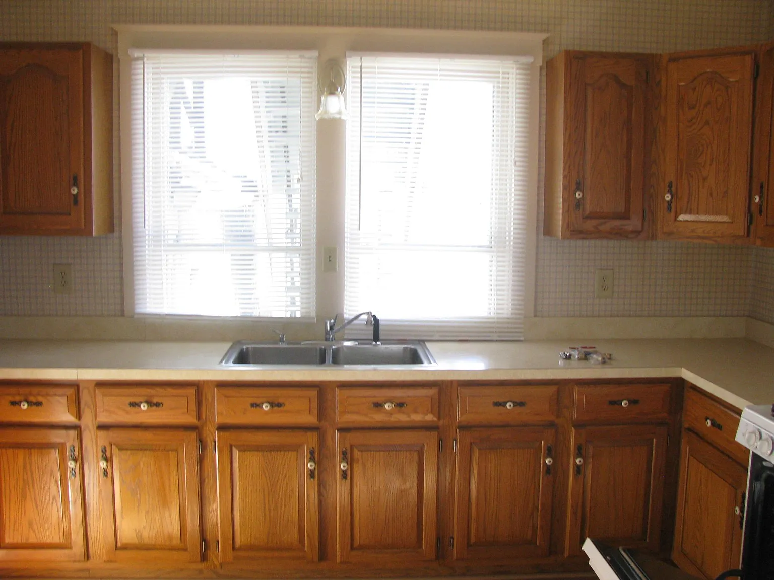 100 Park Ave photo 1