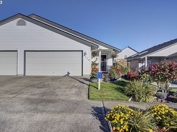 4th image of 5117 NE 76th Ave