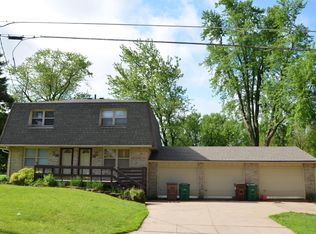 6302 Washington Ave, Windsor Heights, IA 50324