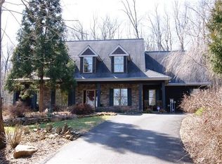 3650 Oak Hill Rd, Emmaus, PA 18049