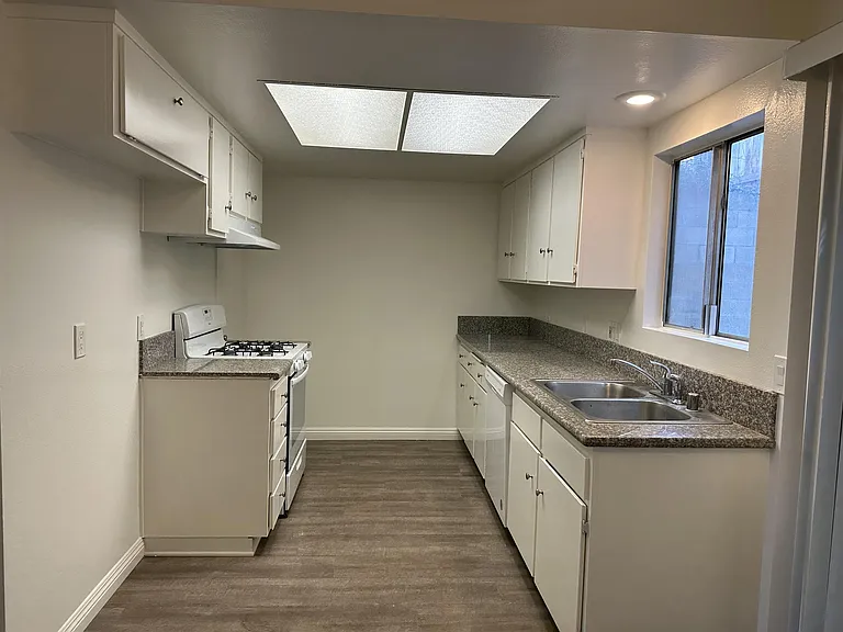 160 N Fonda St #2 — Photo 1